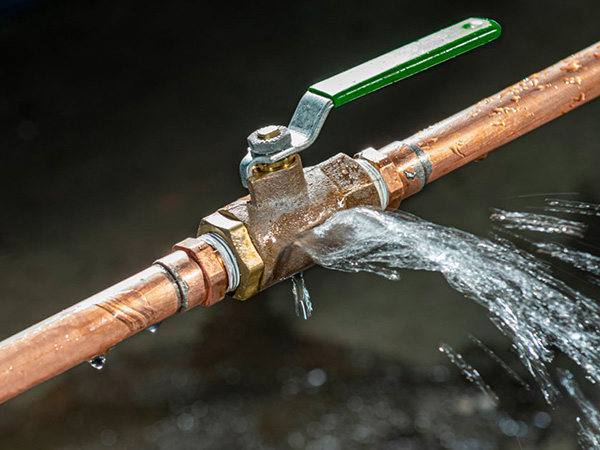 5 Types Of Water Damage You Might Experience From Winter Weather Hazards